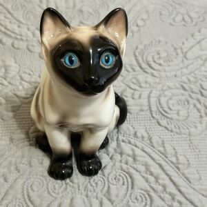 Vintage Norcrest Siamese Cat Figurine A834 Japan Mid Century Ceramic Blue Eyes